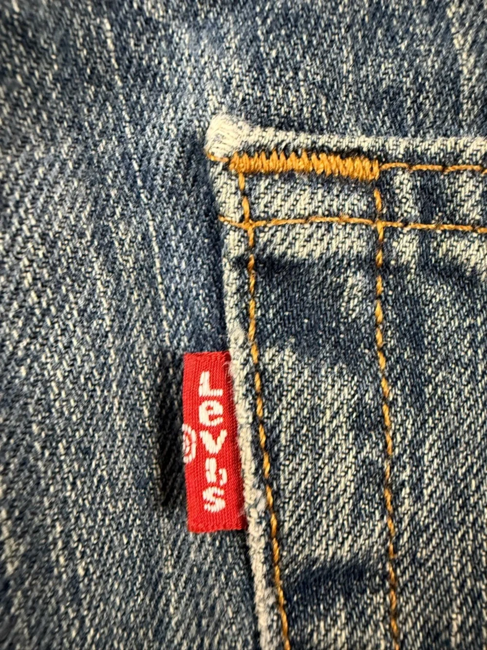 Levi's Men's Medium Blue Straight Leg Jeans